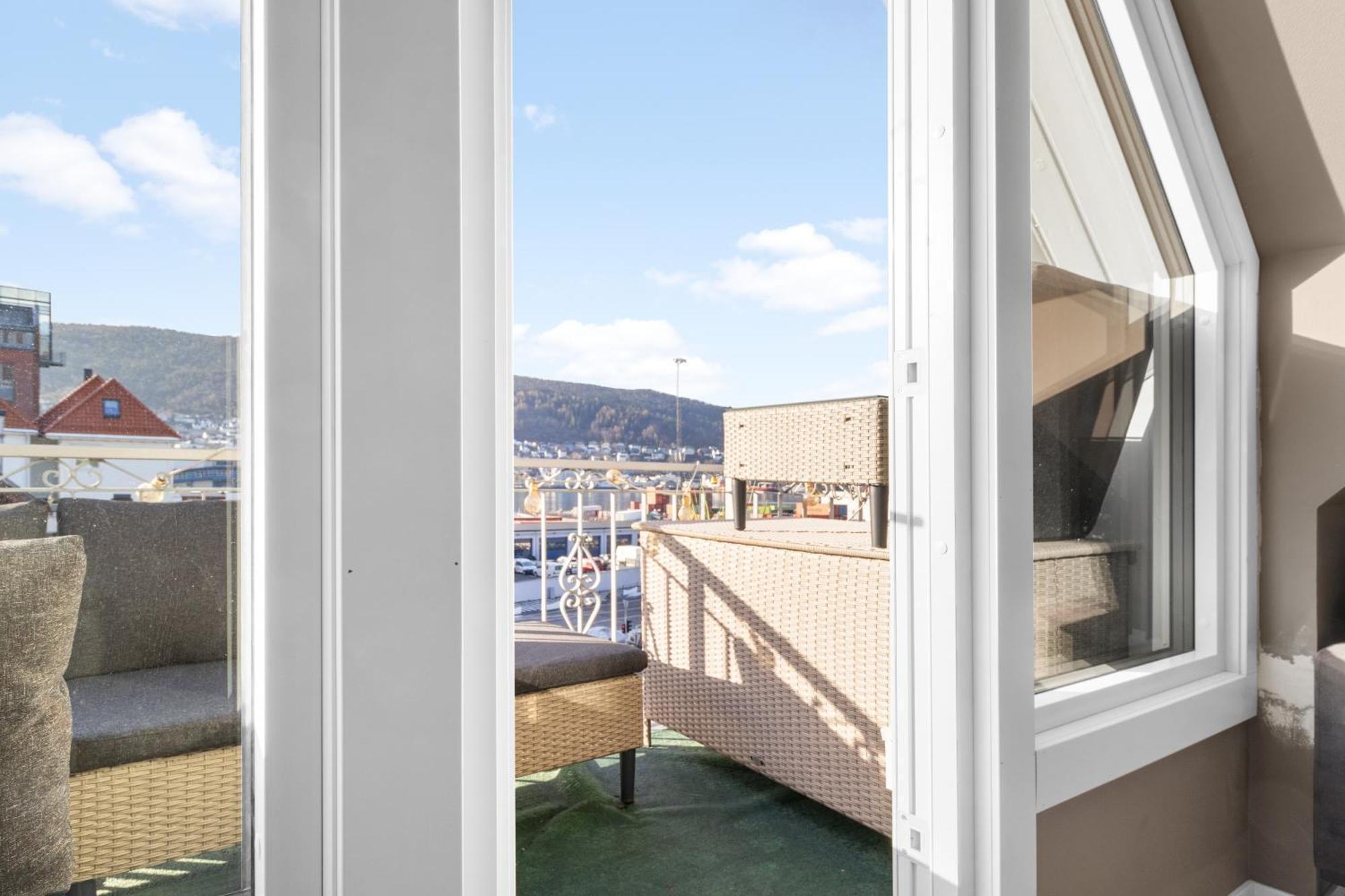 Penthouse Apartment In Берген Екстериор снимка